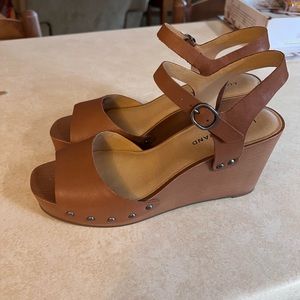 Lucky Brand leather wedge sandals size 8 1/2
